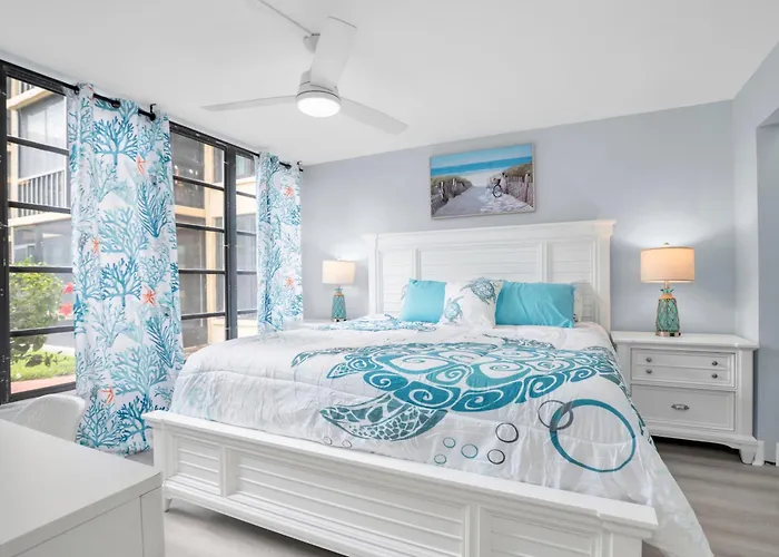 Indian Shores Waterway View, Walk To Beach, Pool Hot Tub, Dock Apartment Clearwater Beach