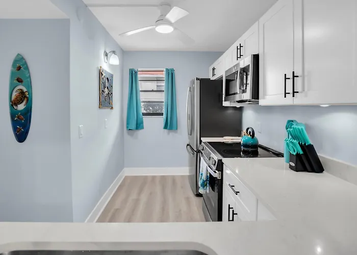 Apartment Indian Shores Waterway View, Walk To Beach, Pool Hot Tub, Dock *