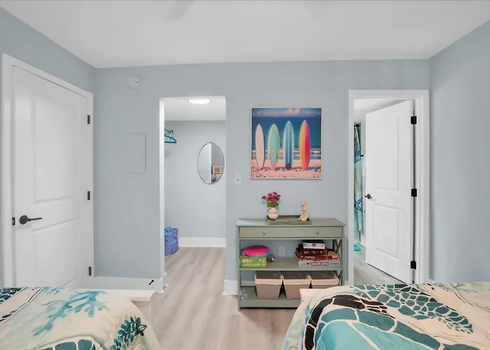 Indian Shores Waterway View, Walk To Beach, Pool Hot Tub, Dock Apartment *