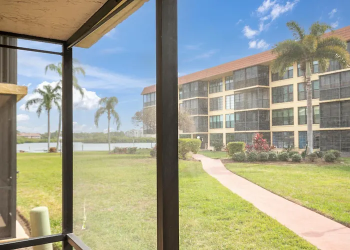 Indian Shores Waterway View, Walk To Beach, Pool Hot Tub, Dock * Clearwater Beach