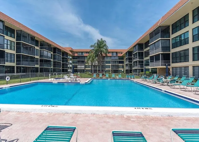 Indian Shores Waterway View, Walk To Beach, Pool Hot Tub, Dock Apartment Clearwater Beach