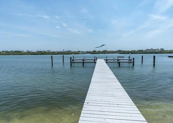 Indian Shores Waterway View, Walk To Beach, Pool Hot Tub, Dock