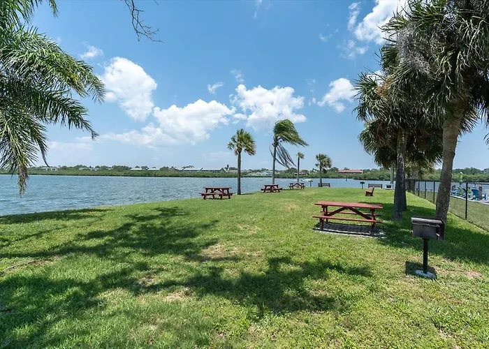 Indian Shores Waterway View, Walk To Beach, Pool Hot Tub, Dock Apartment *