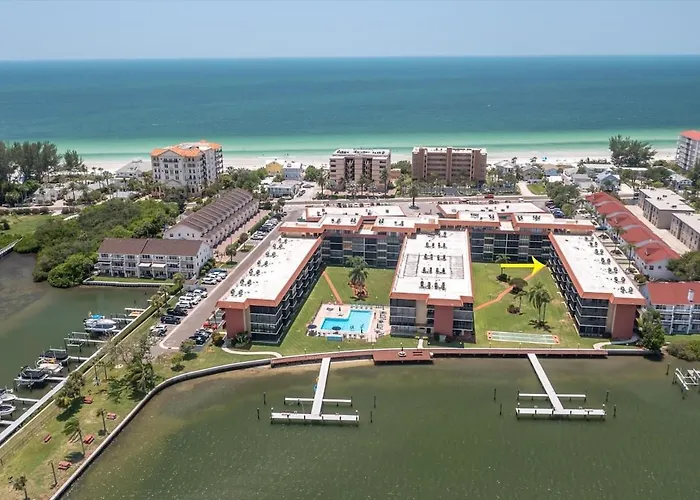 Indian Shores Waterway View, Walk To Beach, Pool Hot Tub, Dock Apartment Clearwater Beach