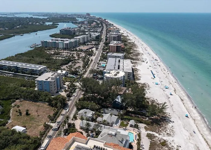 Indian Shores Waterway View, Walk To Beach, Pool Hot Tub, Dock Apartment Clearwater Beach